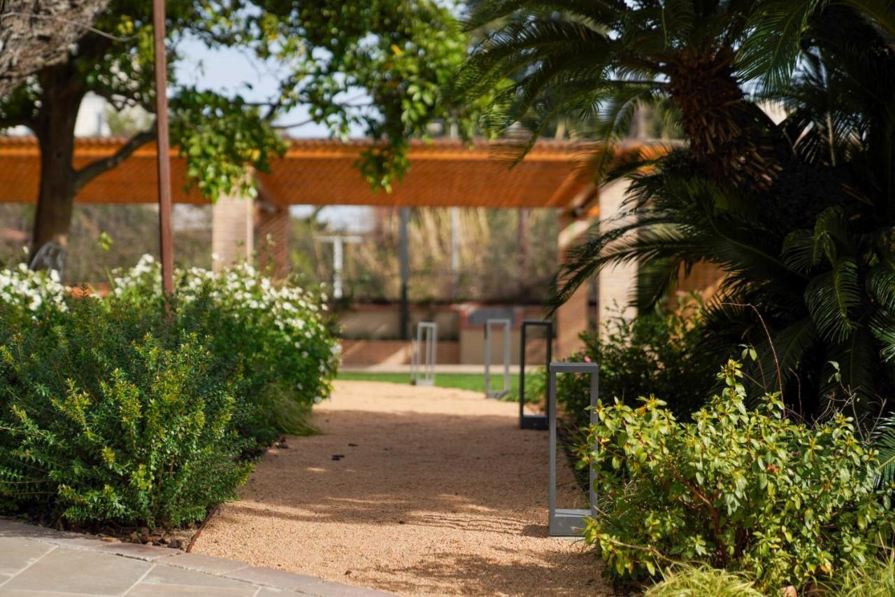 Hotel Boutique Mirlo バルセロナ エクステリア 写真 Entrance to the Arizona State Museum